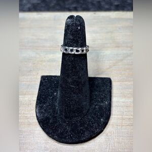 New! Linked (Full Circle) Silver Tone Ring Size 4.5 Costume Jewelry Hypoallergen